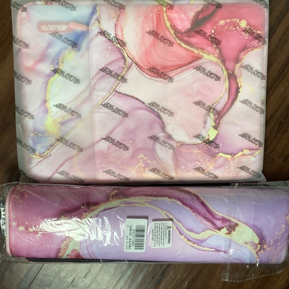 Pink Marble office set and laptop case - Picture 2 of 3